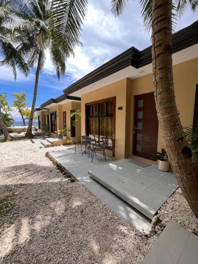 Southseas Beach Resort And Dive Center Santander Exteriör bild