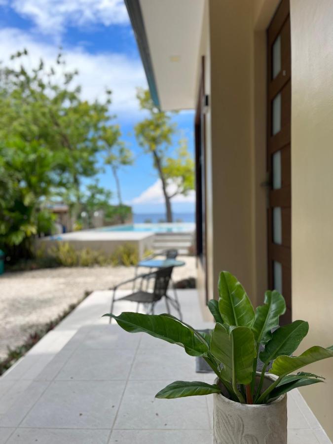 Southseas Beach Resort And Dive Center Santander Exteriör bild