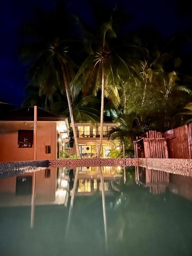 Southseas Beach Resort And Dive Center Santander Exteriör bild