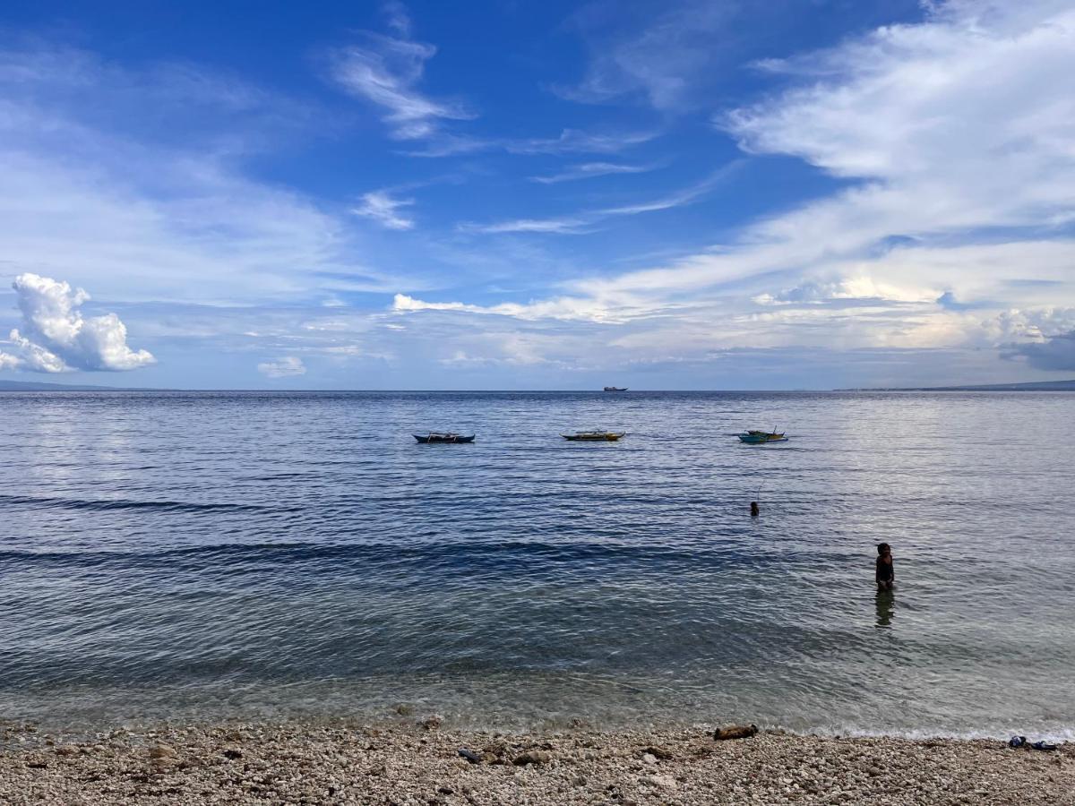 Southseas Beach Resort And Dive Center Santander Exteriör bild
