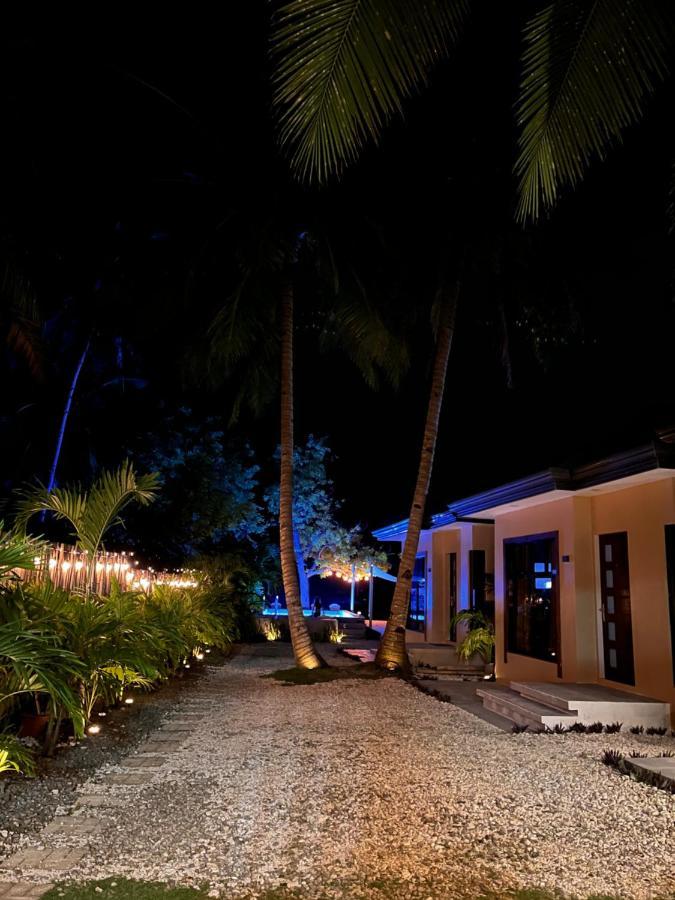 Southseas Beach Resort And Dive Center Santander Exteriör bild