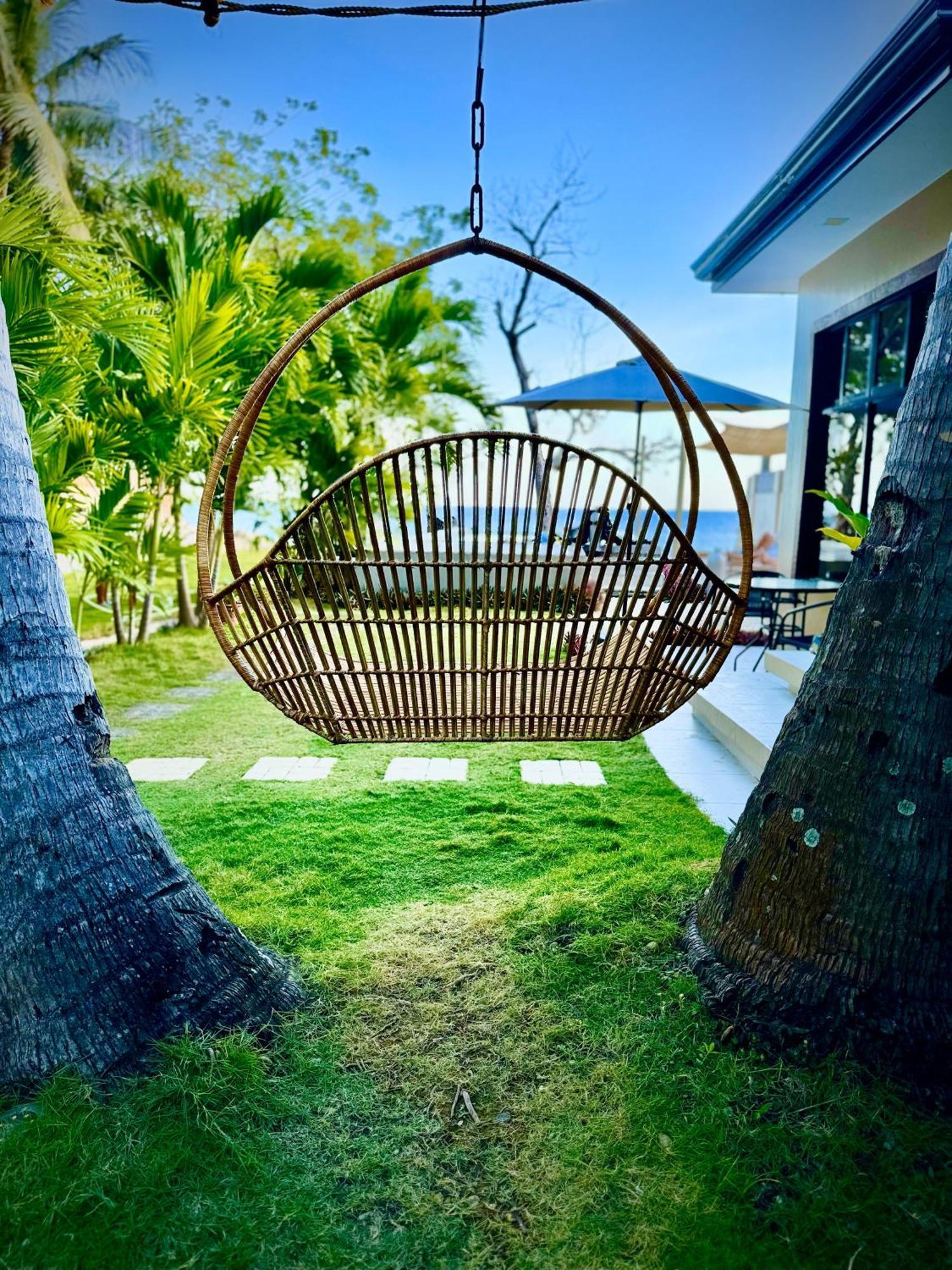 Southseas Beach Resort And Dive Center Santander Exteriör bild